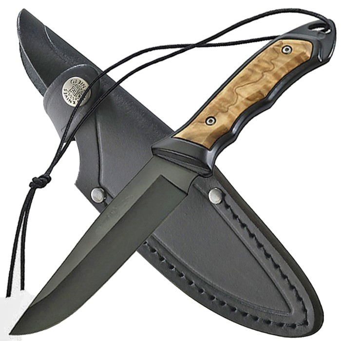 Nieto belt knife with black blade olive wood